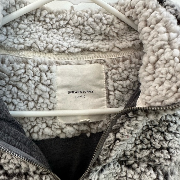 Thread and Supply Wubby/Sherpa, size small - Picture 2 of 5